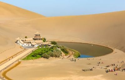 敦煌鸣沙山月牙泉景区票务系统_小泥人赋能，解锁大漠文旅智慧运营