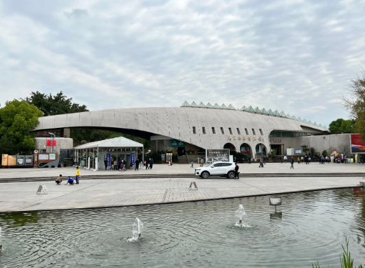 自贡恐龙博物馆智能云导览系统：打造沉浸式古生物探索体验