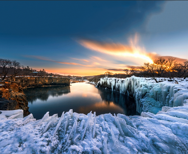 镜泊湖与小泥人票务系统：智慧旅游的完美融合